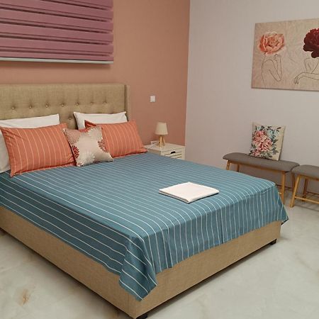 דרוסיה Ebony And Ivory Suites מראה חיצוני תמונה