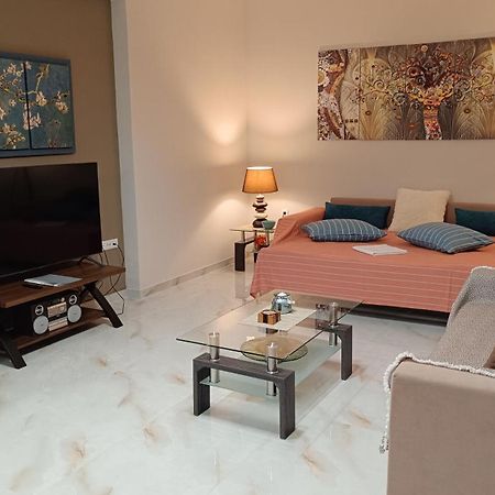 דרוסיה Ebony And Ivory Suites מראה חיצוני תמונה