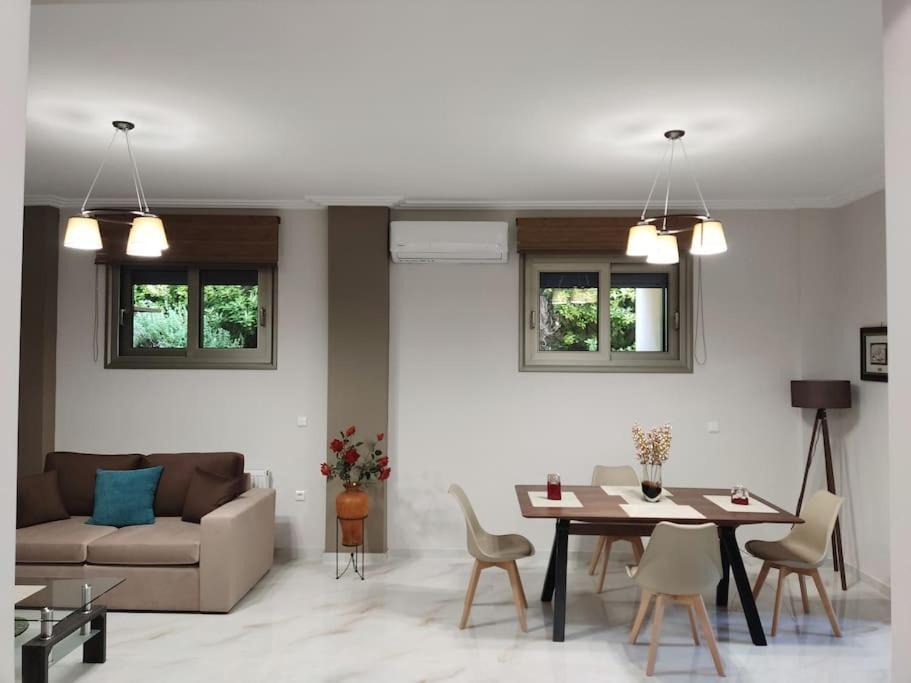 דרוסיה Ebony And Ivory Suites מראה חיצוני תמונה