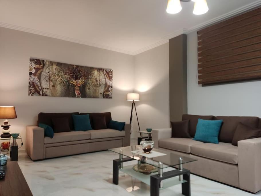 דרוסיה Ebony And Ivory Suites מראה חיצוני תמונה