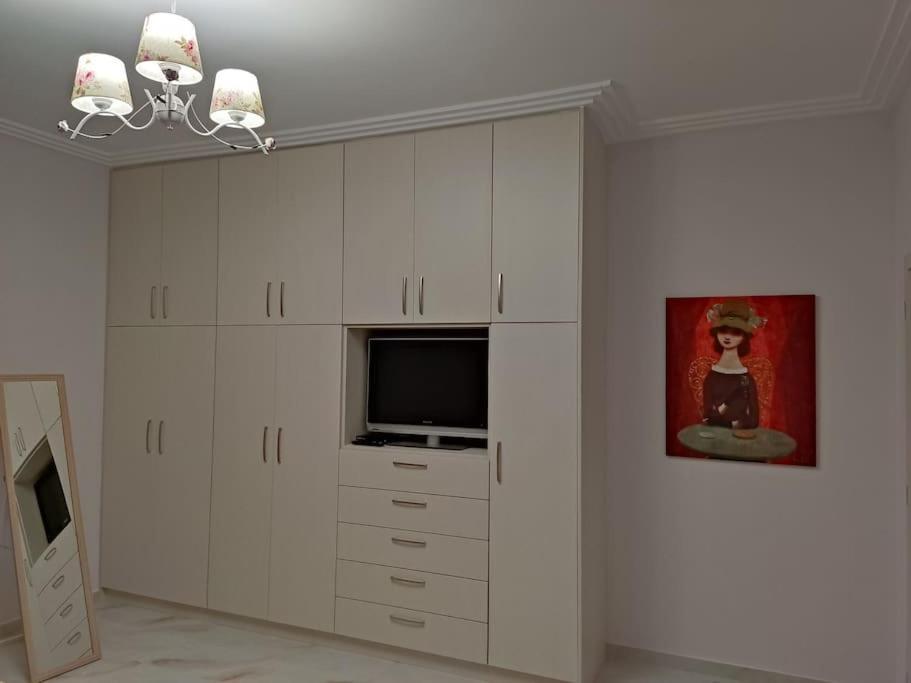 דרוסיה Ebony And Ivory Suites מראה חיצוני תמונה