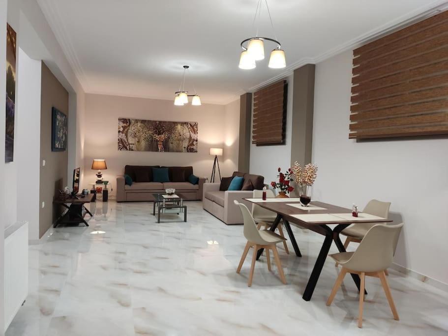 דרוסיה Ebony And Ivory Suites מראה חיצוני תמונה