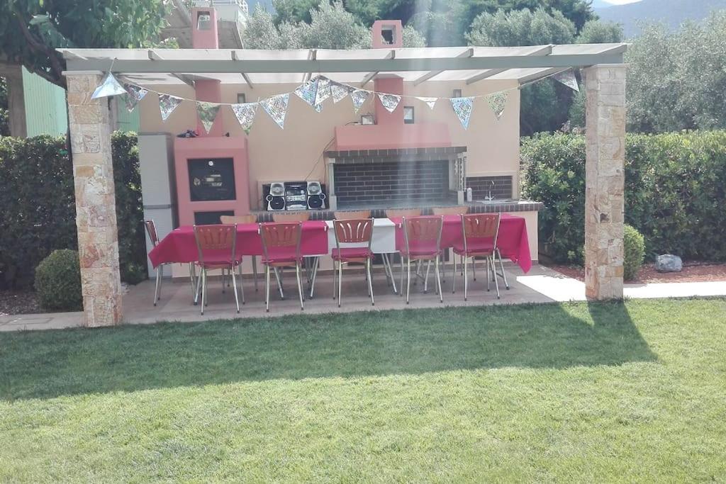 דרוסיה Ebony And Ivory Suites מראה חיצוני תמונה