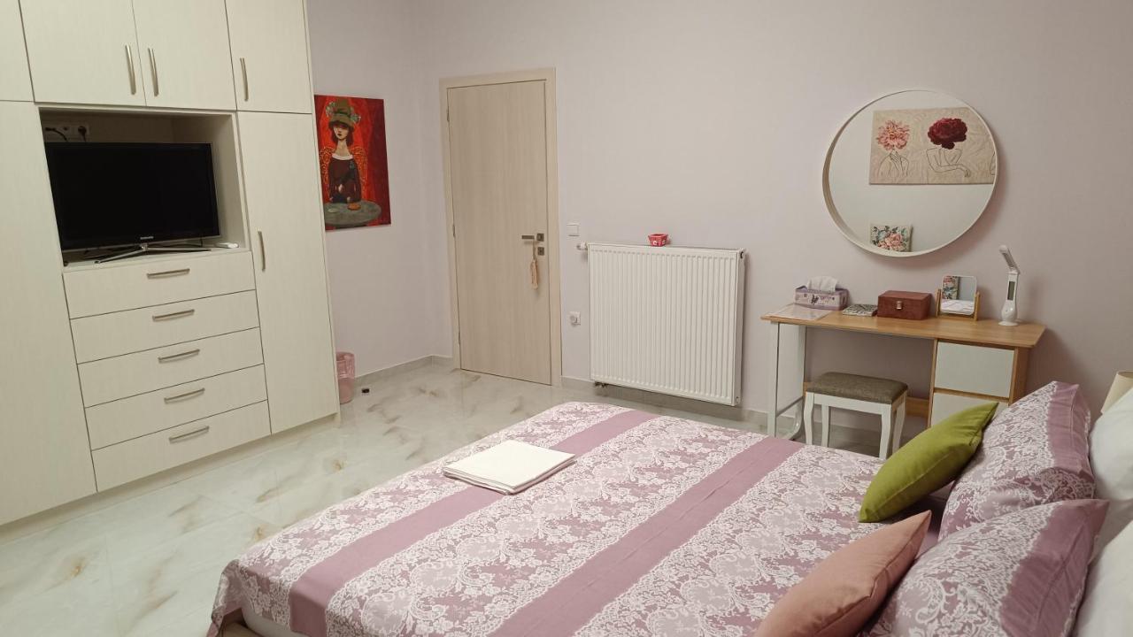 דרוסיה Ebony And Ivory Suites מראה חיצוני תמונה